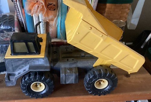 Tonka Dump Truck - Picture 4 of 5