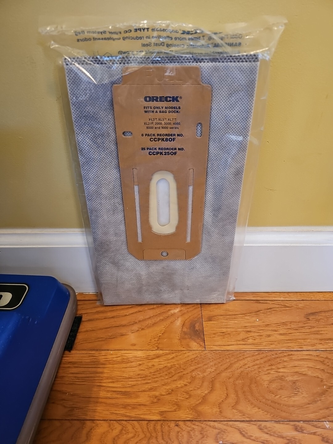 Oreck XL XL2100RHS Blue Upright Commercial Vacuum Cleaner EUC With New