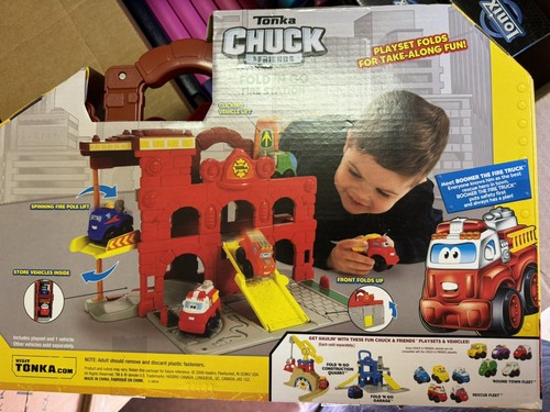 Hasbro Tonka Chuck & Friends Fold 'n Go Fire Station Playset nuovo sigillato - Foto 3 di 3