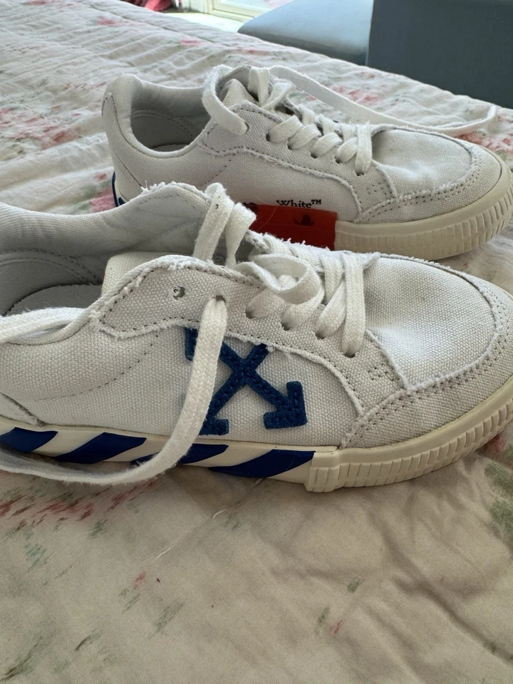 Zapatillas bajas de cuero vulcanizado Off White blancas azules niños talla 29 euros- 11,5 EE. UU. Foto 2 de 4