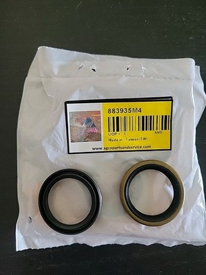 2PCS Genuine AGCO 883935M4 - Oil Seals - OEM