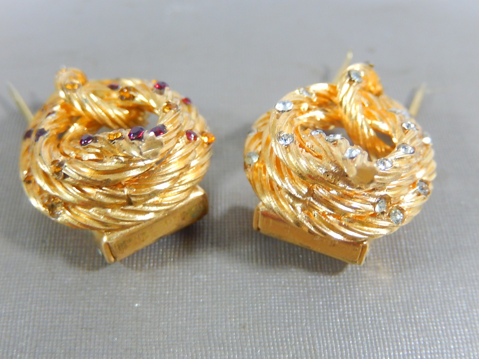VINTAGE DEPOSE ROGER JEAN-PIERRE FRENCH RHINESTONE PAIR KNOT FUR PINS CLIPS