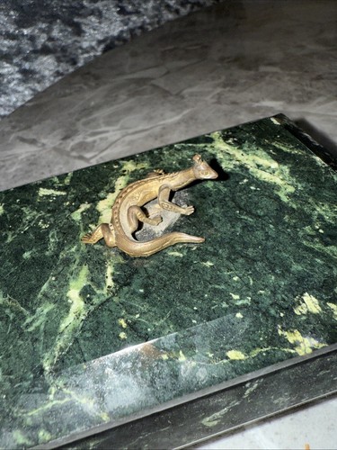 Vintage Serpentine Stone Trinket Jewelry Box Bronze Lizard Keepsake Storage - Foto 2 di 6