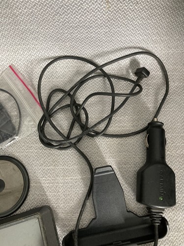 Garmin Nuvi 265 GPS Navigation Bundle As pictured - Picture 10 of 11