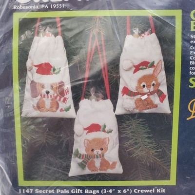 Vintage Creative Expressions 1147 Secret Pals Christmas Gift Bags Crewel Kit1984