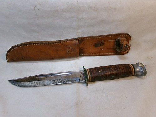 Vintage Kabar 1207 USA Fixed Blade Hunting Knife with Sheath