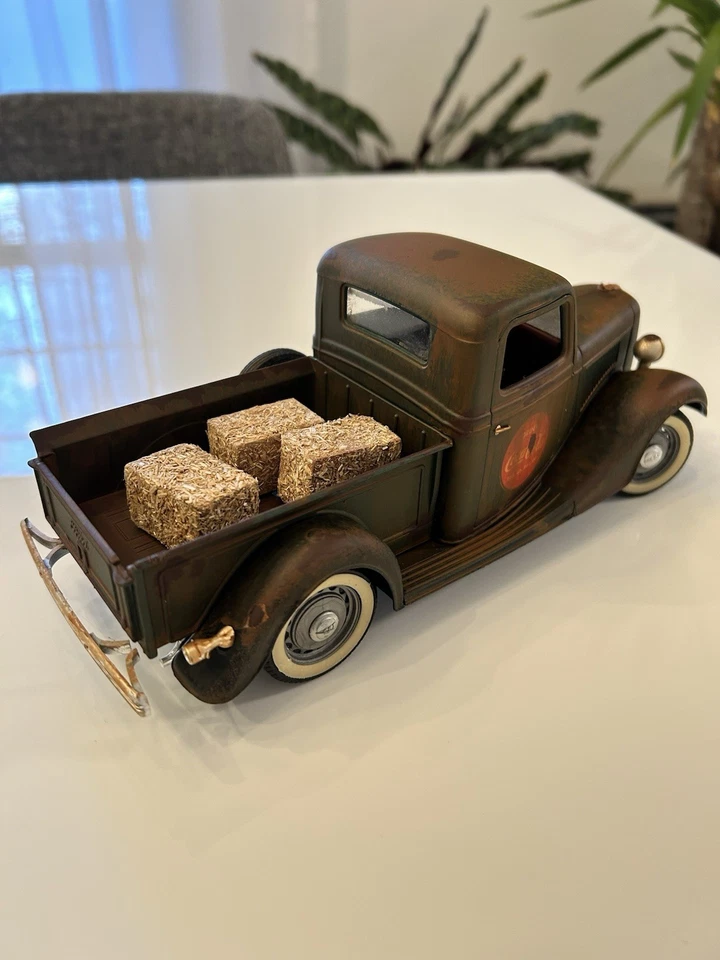 1/19 1/18 Diecast Weathered Rusty 1936 Ford Coca Cola delivery truck - Image 2 of 4