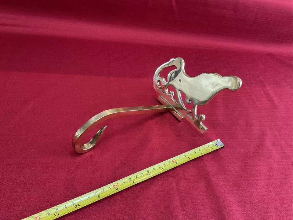 "Soporte de medias trineo navideño vintage de latón de Papá Noel brazo largo 8"" de largo x 5"" de alto" Foto 3 de 4