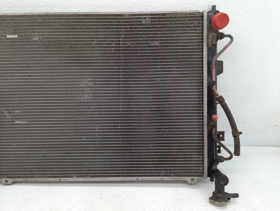 Condensador radiador refrigeración motor Kia Rondo 2007-2012 QQHUA Foto 3 de 4