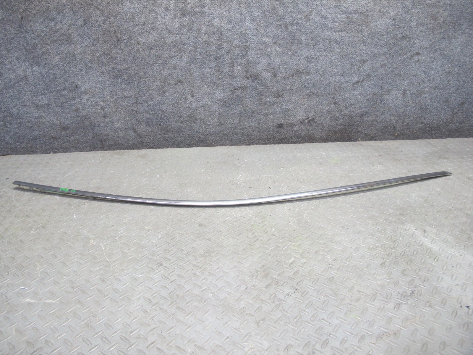 2006-2012 BENTLEY FLYING SPUR FRONT LEFT DOOR WINDOW CHROME TRIM MOLDING SET