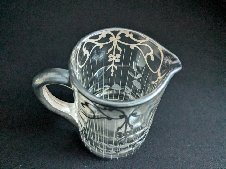 Conjunto de açúcar e creme cristal transparente com design floral gravado e sobreposição prata - Imagem 4 de 4