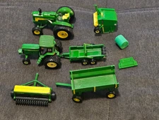 7- ERTL Tractors,Combine, DIE CAST TOYS. SEE PICS