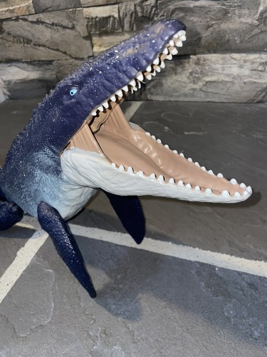 Jurassic World Fallen Kingdom Real Feel 29" Mosasaurus Dinosaur Figure by Mattel - Picture 5 of 6