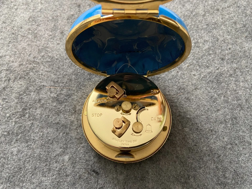 Relógio despertador de viagem vintage novo estoque antigo Elgin corda - Imagem 4 de 4