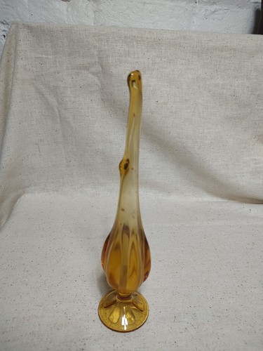 Viking Glass 6 Petal Swung Vase Mini 10.5" - Picture 6 of 7