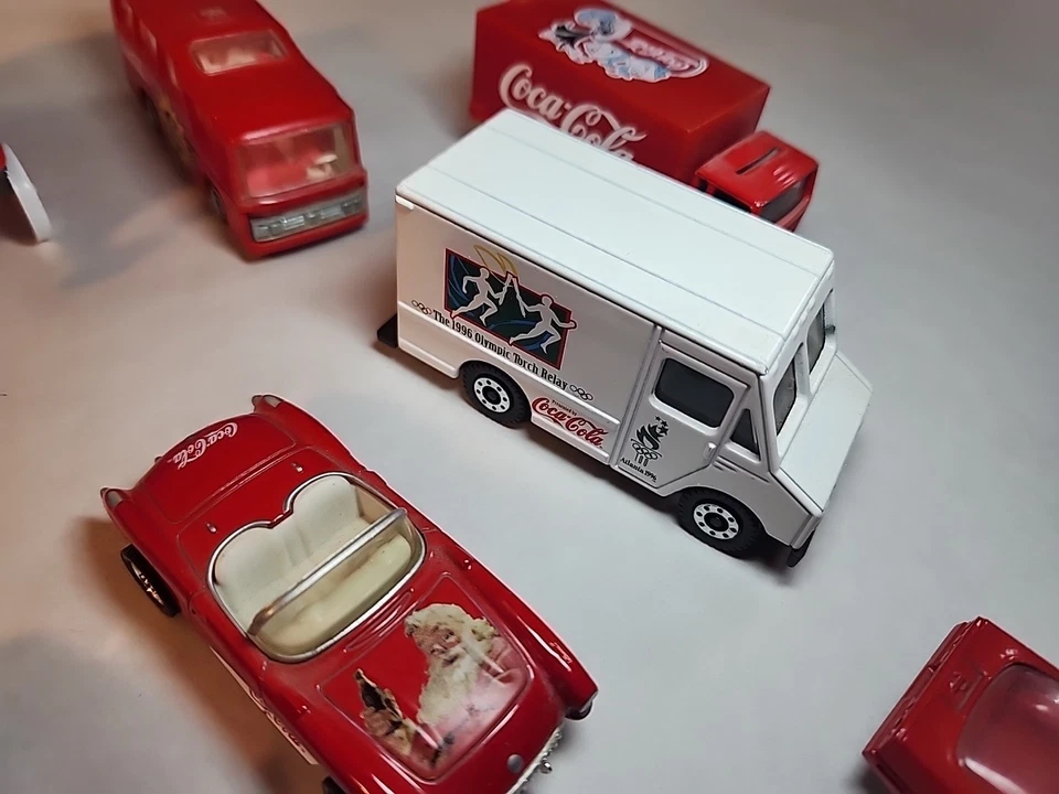Lote de 17 coches de juguete vintage con temática de Coca-Cola Coca-Cola  Foto 3 de 4