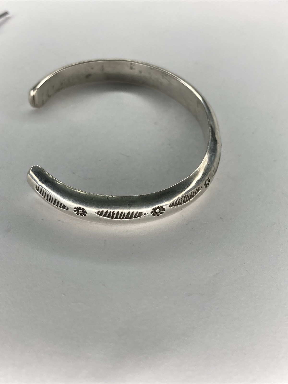 Solid sterling Native American cuff 6.25 Hand Sta… - image 3