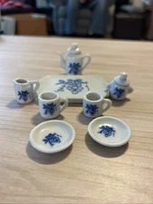 Vintage 10 Pc Blue And White Grape Miniature Tea Set