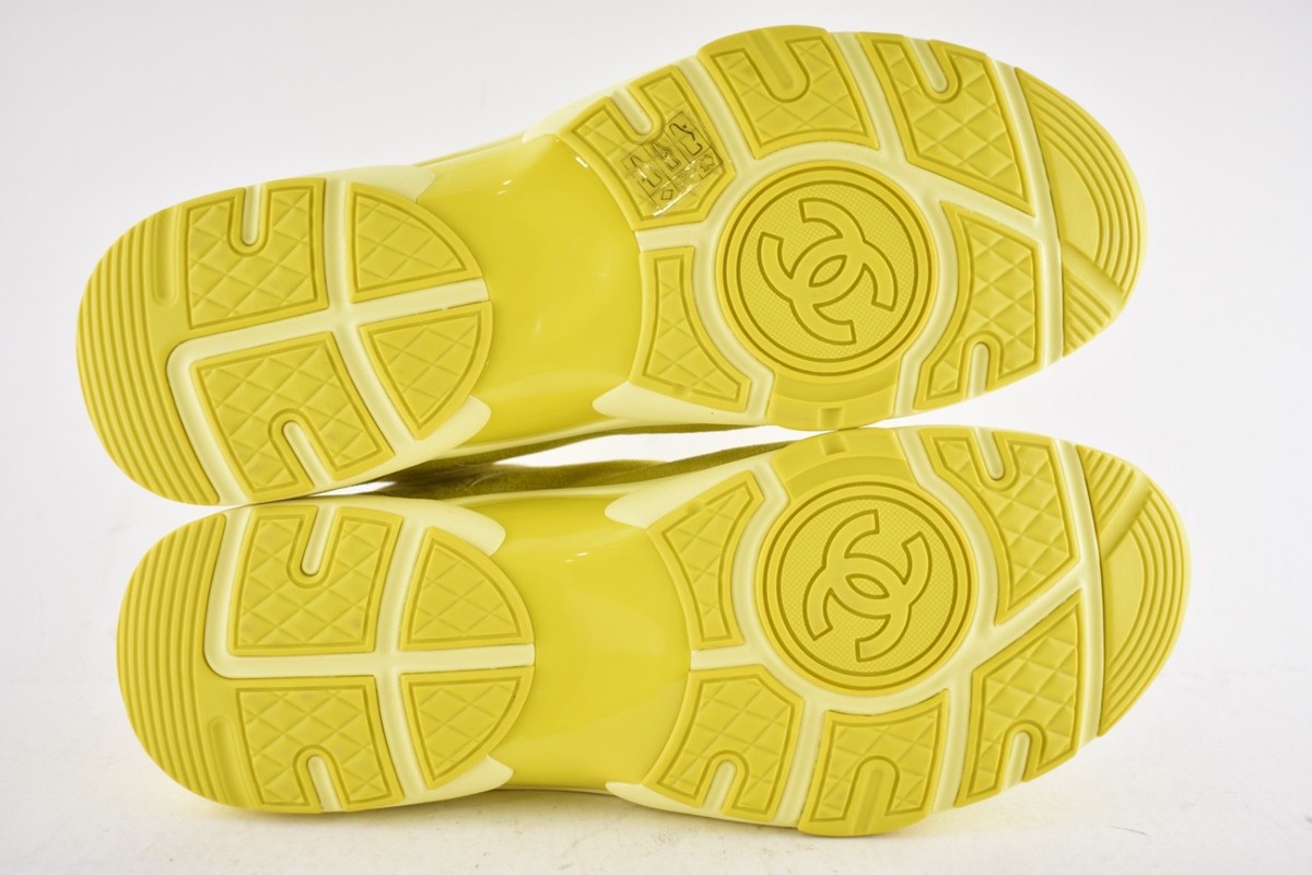 Chanel 19S Mens Yellow White Suede CC Logo Low Top Runner Trainer