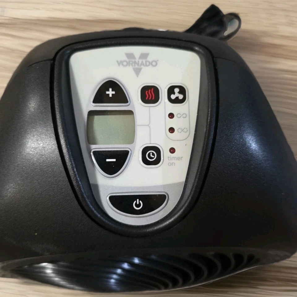 Vornado AVH2 Plus Whole Room Vortex Heater, Automatic Climate Control - Image 2 of 4