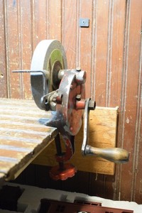 HAND CRANK BENCH GRINDING WHEEL 6" COARSE STONE GRIND SHARPEN TOOLS BLADE SHOVEL