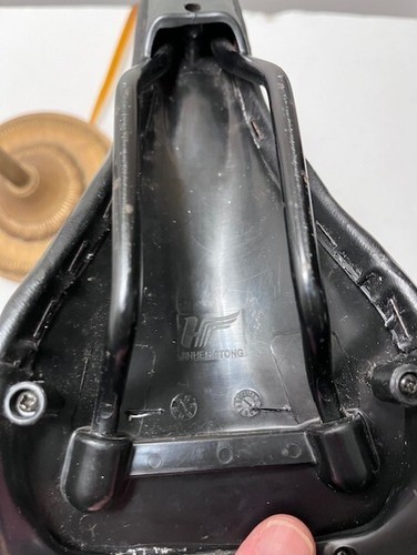 Pre-owned Mongoose Bicycle Saddle Seat - Picture 6 of 9