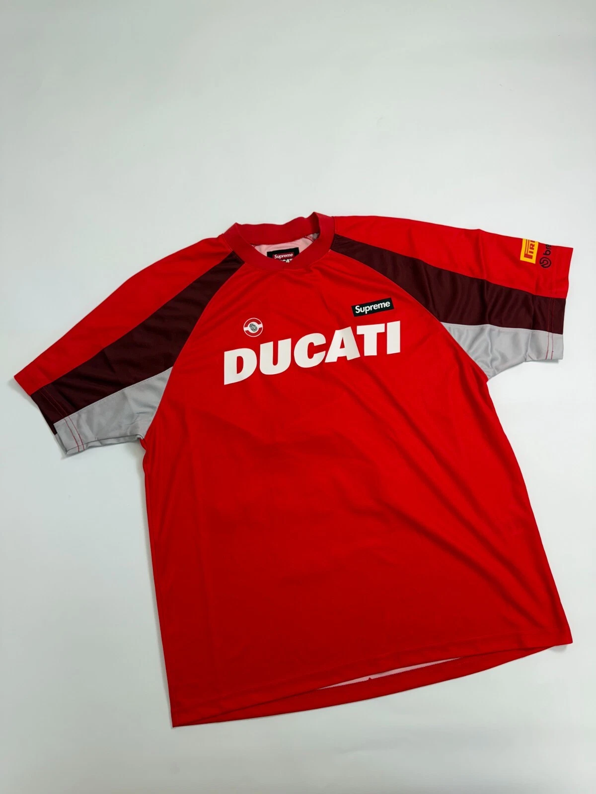 Maillot de foot Supreme Ducati rouge   Medium   Neuf