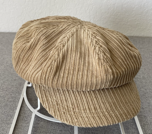 Gorra Trixie de gamuza tostada de noticiero Y2K retro años 2000