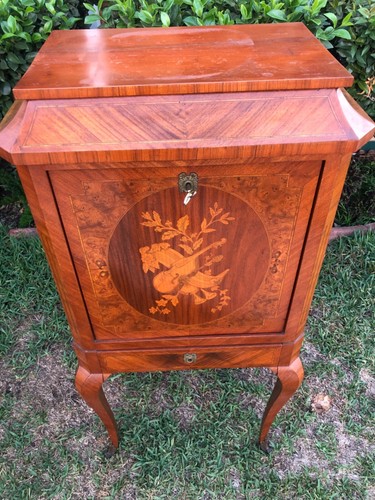 Vintage inlaid Secretariat Desk - Picture 11 of 11