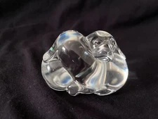 1986 STEUBEN CRYSTAL 'PUPPY LOVE' HAND COOLER FIGURINE PAPERWEIGHT RETAIL $275