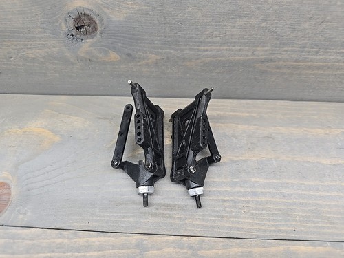 Vintage Kyosho Tracker Rear Arms And Hub Carriers - Picture 6 of 10