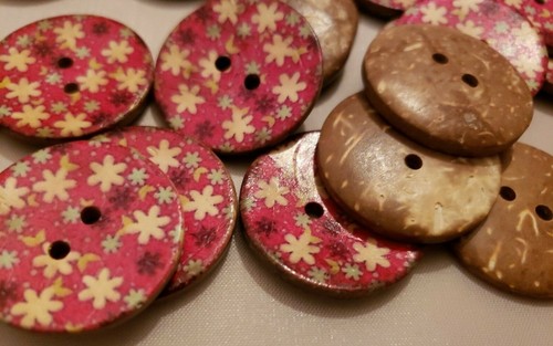 Pepperlonely Botones Lote 20 Piezas Nuevo Bambú Rosa Flores Novedad 30mm - Imagen 2 de 5