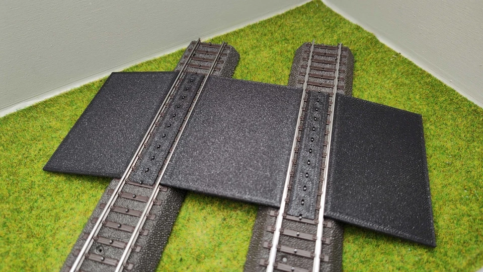 JERKUI 3D DRUCK UND MODELLBAU H0 Zubehör - Bahnübergang H0 - für das Märklin C-Gleis - 58 x 80mm - H0 1:87