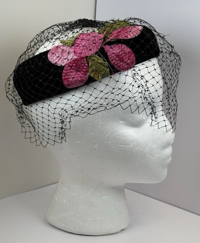 Vintage 1950s Black Velvet Pillbox Hat with Pink Velvet Flowers & Veil - Picture 1 of 9