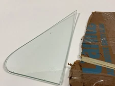 NOS - OEM Carlite V4831 Front Right Vent Window Glass 1973-79 F-250 F-350 Bronco