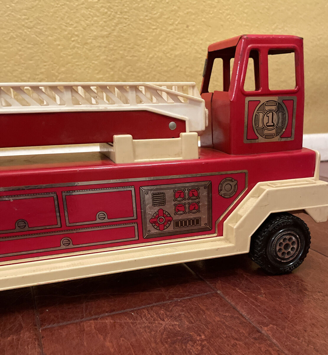Vintage 1980s Tonka Fire Engine Truck No. 1 Hook and Ladder Vintage 1980s Tonka Fire Engine Truck No. 1 Hook and Ladder
