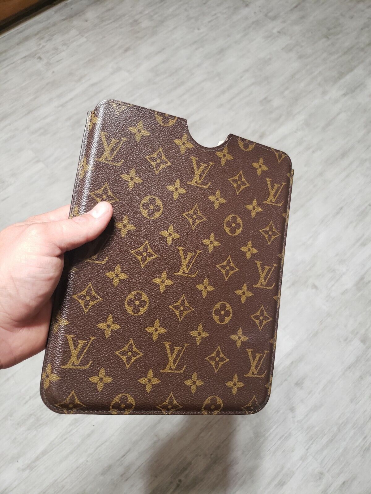 Authentic Louis Vuitton iPad Sleeve Monogram Canvas Case CT4190 Item #67532/340