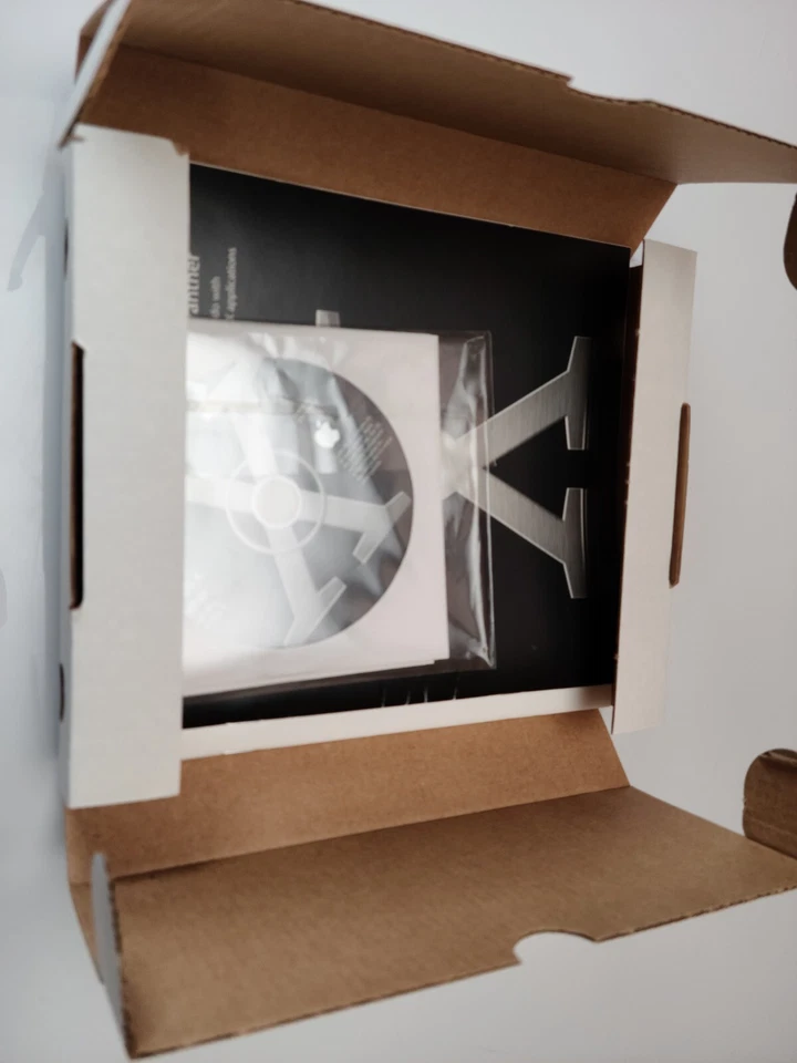 Mac OS X Panther 10.3  BIG BOX RETAIL CIB - Image 4 of 4