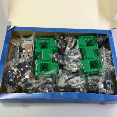 Lego 10176 Castle Knights Kingdom Kings Castle Box opened Inner