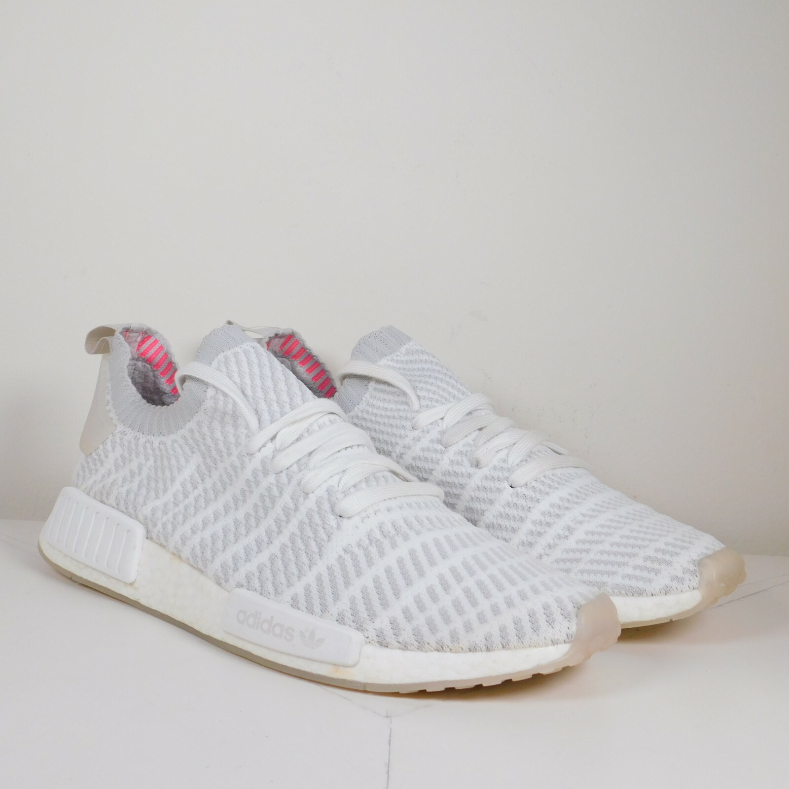 nmd r1 stlt cloud white