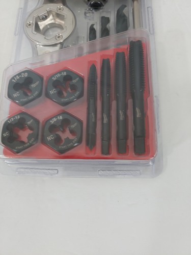 Milwaukee 49-22-5602 15PC SAE Tap and Die Set with Hex-LOK 2-in-1 Handle - Picture 3 of 4