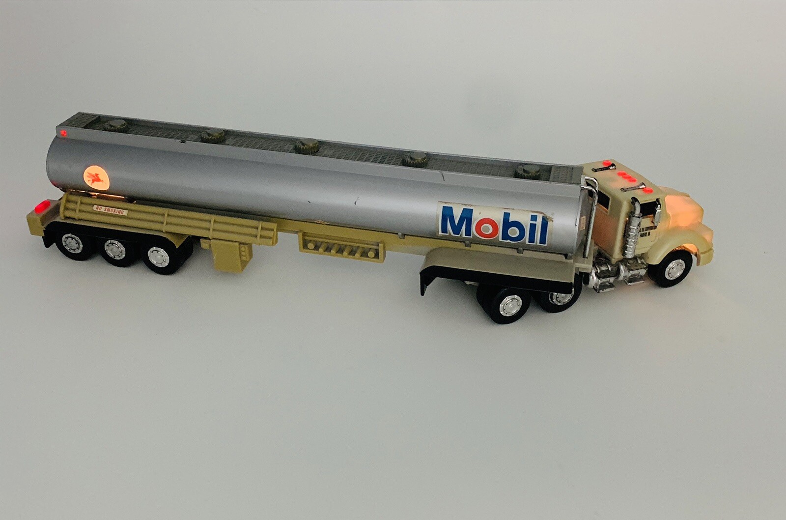 Limited Edition 1993 Mobil Toy Tanker Truck Battery Operated Lights 15” - Picture 3 of 9