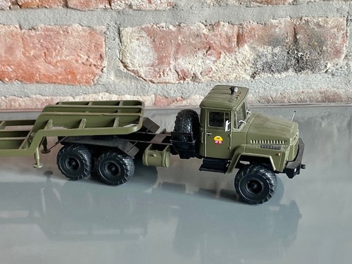 Novoexport UAZ URAL ZIL CA KRAZ LKW 1:43 NVA DDR Militär CCCP UDSSR USSR I - Bild 2 von 3