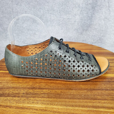 Gentle Souls Sandals Women's 8.5 Gray Leather Lace Up Laser Cut Open Toe Flats