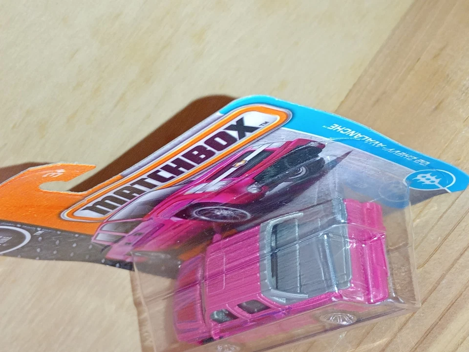 Matchbox Superfast / MB 546 - Chevy Avalanche - Pink - Model Truck x1 - Image 4 of 4
