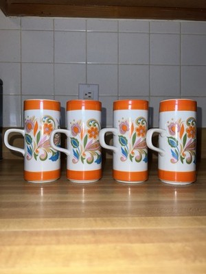 Vintage Royal Crown Arnart Smug Mug Psychedelic White Orange Floral Set of 4
