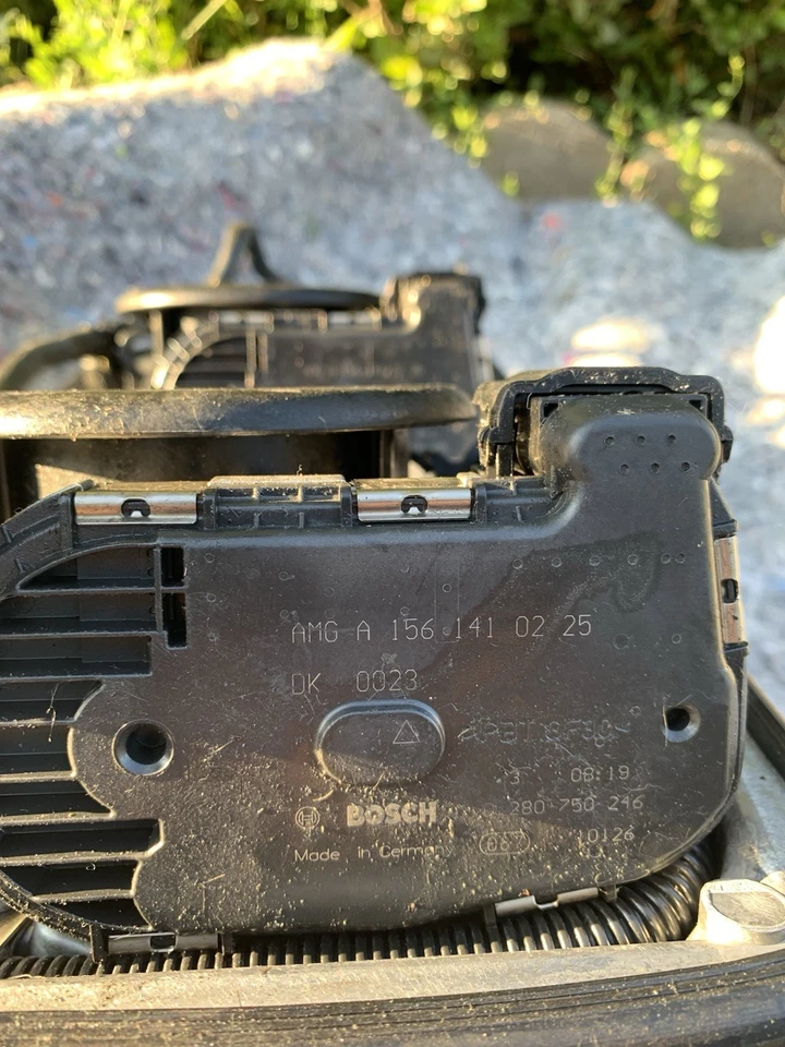 Cuerpo del acelerador del motor M156 OEM Mercedes W221 S63 E63 CL63 SL63 C63 SL63 ML63 AMG Foto 3 de 4