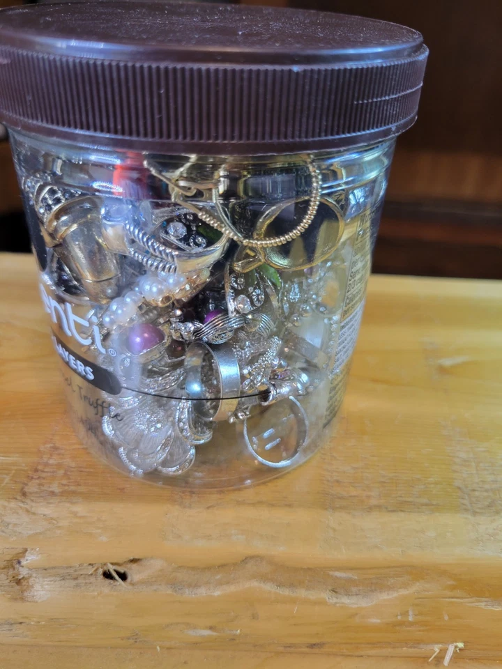 Lote de 50 piezas de anillos de moda pedrería, esmalte, fregona, circonita cúbica y más Foto 4 de 4