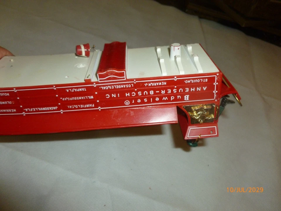 Tapa de camión de plástico Budweiser vintage solo parte 3654 roja Foto 2 de 4