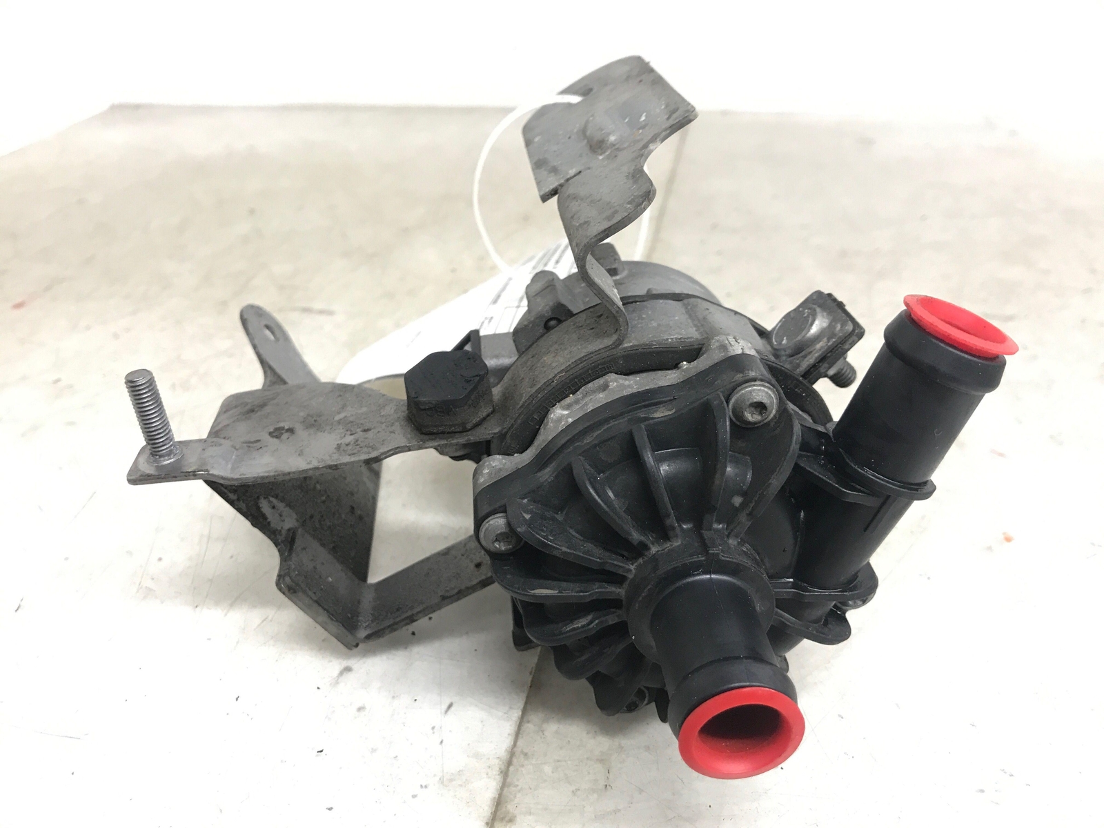 2013-2019 BENTLEY FLYING SPUR 4.0L ENGINE COOLANT WATER PUMP 8K0965567B OEM